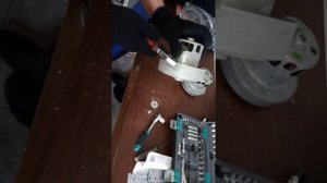Как разобрать двигатель пылесос Самсунг Samsung 1800w гайка с левой резьбой, как снять крыльчатку