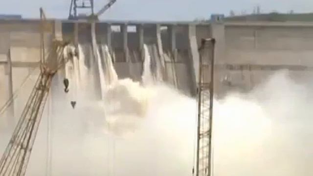 Бурейская ГЭС. Потрясающие кадры смотреть онлайн
