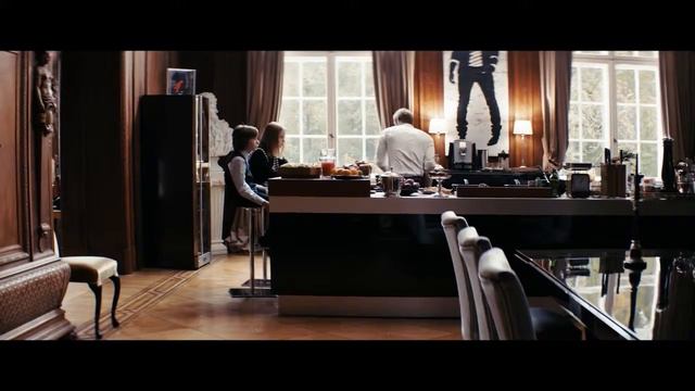 Matthias Schweighöfer Fliegen aus dem Film „Der Nanny“ смотреть онлайн