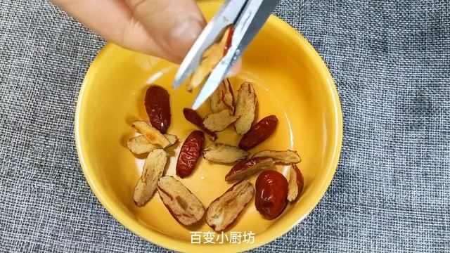 木耳加它一起吃，臉上的斑點全部消失了，皮膚變得光滑細膩，比敷100張面膜還有用【百變小廚坊】#木耳 #皮膚光滑 #斑點消失