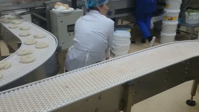 Шаттл перекладчик + поворотные модульные конвейеры +пересадчик смотреть онлайн