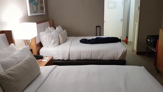 2. В каких номерах живет персонал круизного лайнера и чем кормят? Лечу на первый контракт в Майами смотреть онлайн