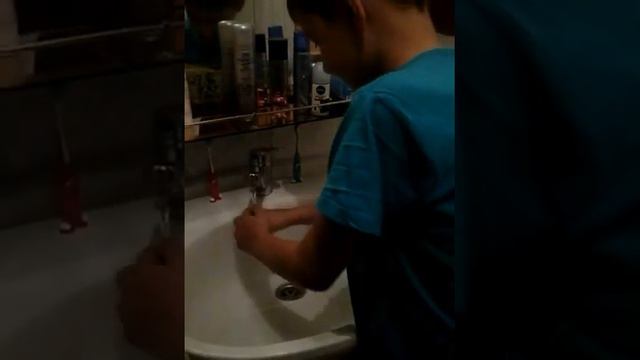 КОРОЧЕ ГОВОРЯ-У нас отключили холодную воду. смотреть онлайн