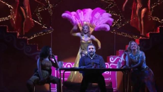 Ditto Leite Em Priscilla Rainha Do Deserto