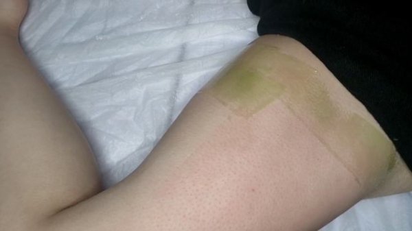 Como depilar a coxa com cera roll-on