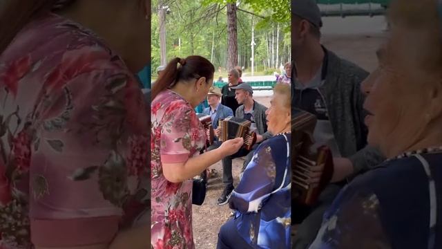 Песня «Виновата ли я» в Удельном парке. Санкт-Петербург. смотреть онлайн