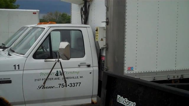 1995 FORD F450 Super Duty | 130,895 Miles | With Refrigerated Box смотреть онлайн