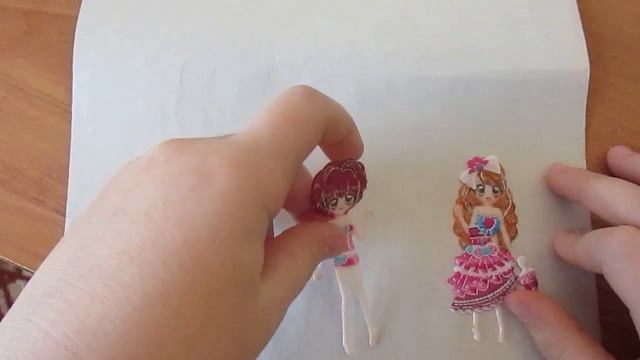 Клеем наклейки двух подружек смотреть онлайн