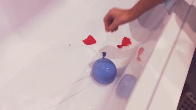 Что будет если проколоть шар с водой иглой смотреть онлайн