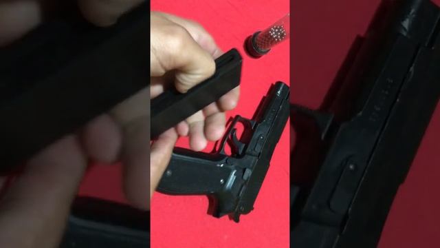 Unboxing da airgun spring p226 Kwc смотреть онлайн