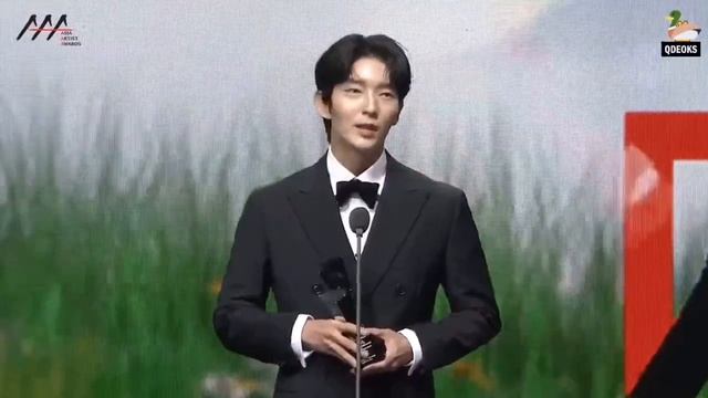 eng) Lee Joon Gi and Seo Yea Ji acceptance speech for Best Artist Award [2020 AAA] смотреть онлайн