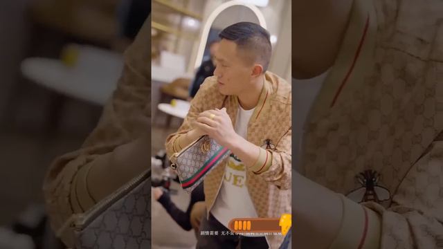外賣小伙被富二代欺負，重生後發現和富二代互換了身份，睡他老婆花光他全部資產，開始逆天改命！#熱播短劇#復仇#爽劇 смотреть онлайн