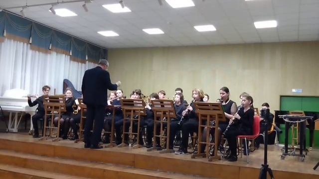Моя Москва. Духовой оркестр школы имени Дунаевского(я сзади играю на бас-барабане) смотреть онлайн