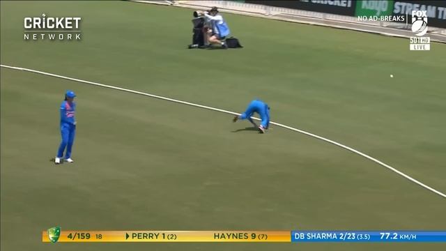 India leave Australia stunned with run-chase perfection | CommBank T20 INTL Tri-Series смотреть онлайн