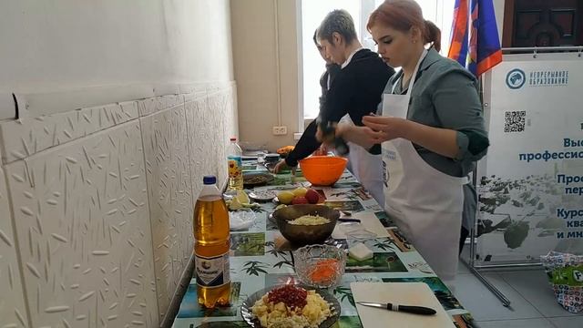 Готовим витаминные салаты с КухнейПросто смотреть онлайн
