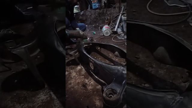W124 travers restorasyonu pas temizliği telleme boya hazırlığı (Part2) смотреть онлайн