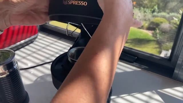 Concierge Member Leanne Reviews the Nespresso Vertuo Next Bundle | The Good Guys смотреть онлайн