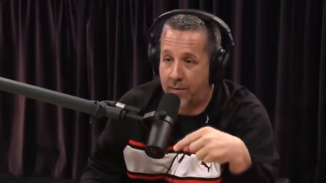JRE Guests making young Jamie laugh PART 2 смотреть онлайн