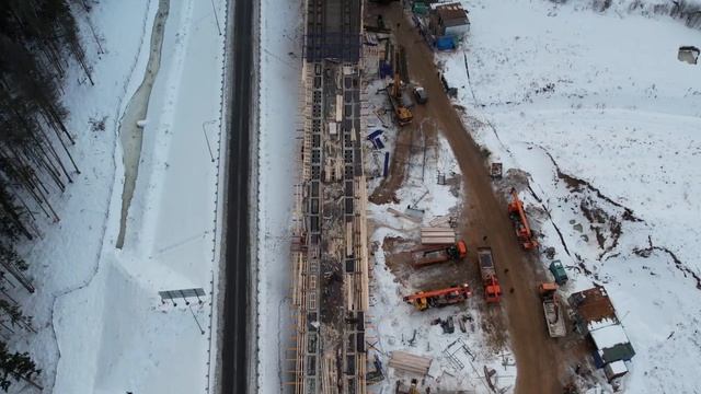 2022 г. Укладка асфальтобетонного покрытия на транспортной развязке М-11 «Нева» и ЦКАД смотреть онлайн