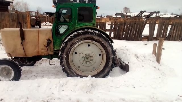 Трактор.Т-40.Чистим снег