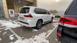 С пробегом Лексус 570 и Ленд Крузер 200