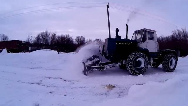 Уборка снега трактором ХТЗ Т-150К