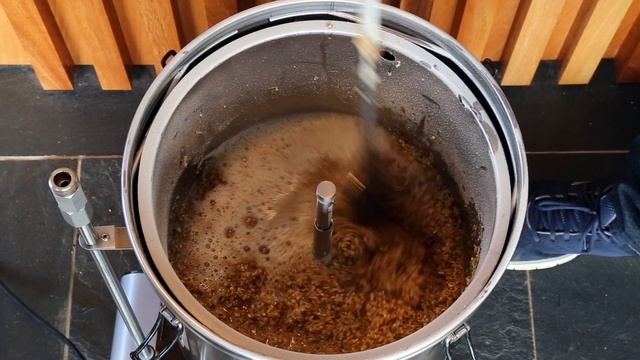 Grainfather Brewing - Step 2: Mashing смотреть онлайн