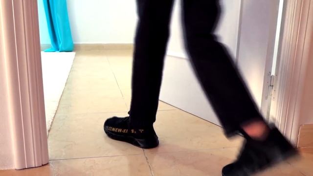 Alice Dress Up In New Princess Dress & Dreams Of A Prince