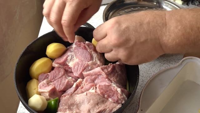 Мясо "из под сача": черногорское блюдо. Свинина на углях. Что приготовить на даче. смотреть онлайн