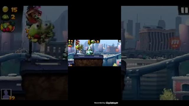 Играю в зомби цунами с другом