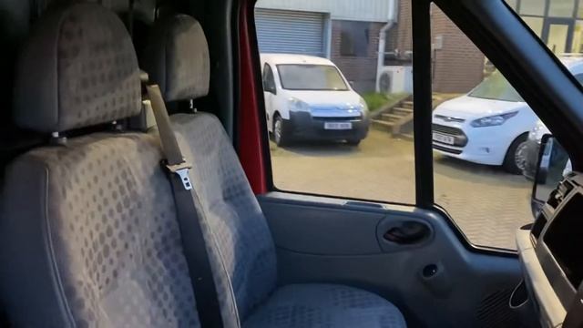 Ford Transit 2.2 TDCi 300 Duratorq Panel Van S 5dr (SWB) смотреть онлайн