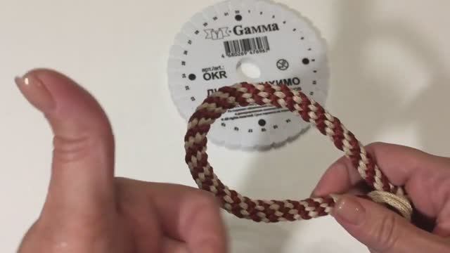 Плетение круглого шнура _ Кумихимо _ Kumihimo.mp4 смотреть онлайн