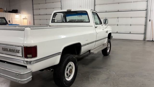 SOLD!!!! CLEAN 1986 CHEVY K20 SCOTTSDALE. LIFELONG CALIFORNIA TRUCK!!! смотреть онлайн