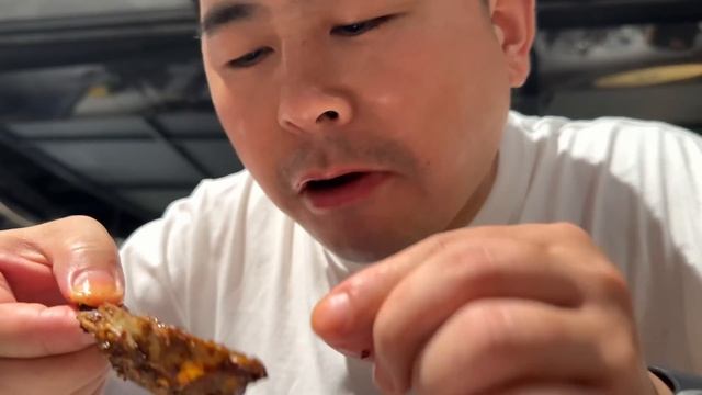 【超小厨】400多公里带胖胖看大运会决赛！10斤四川巴骨肉犒劳午饭，肥而不腻香香辣辣巴适！ смотреть онлайн