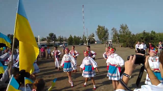 Подільська Полька - Официальный танец от 'Веселки' смотреть онлайн