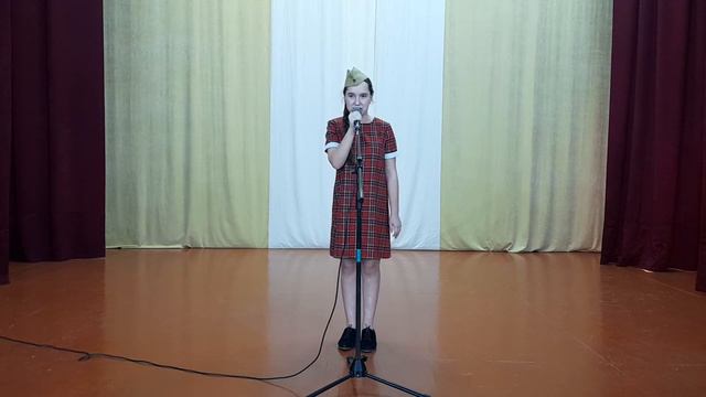 песня "Солдат" исполняет Анна Водынина, преподаватель Лаврова Н.С. смотреть онлайн