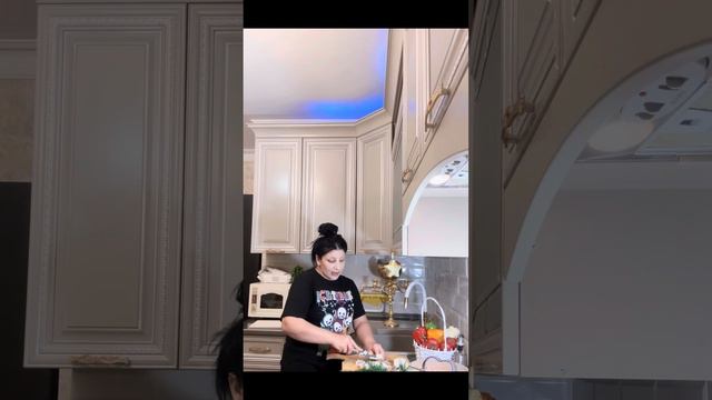 Приготовим вместе ленивые голубцы в духовке под сыром и болталки 🤤🤤🤤#еда #семья смотреть онлайн