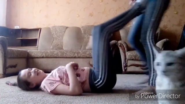 ЙоГа ЧЕЛЕНДЖ! На двоих! Первый раз смотреть онлайн