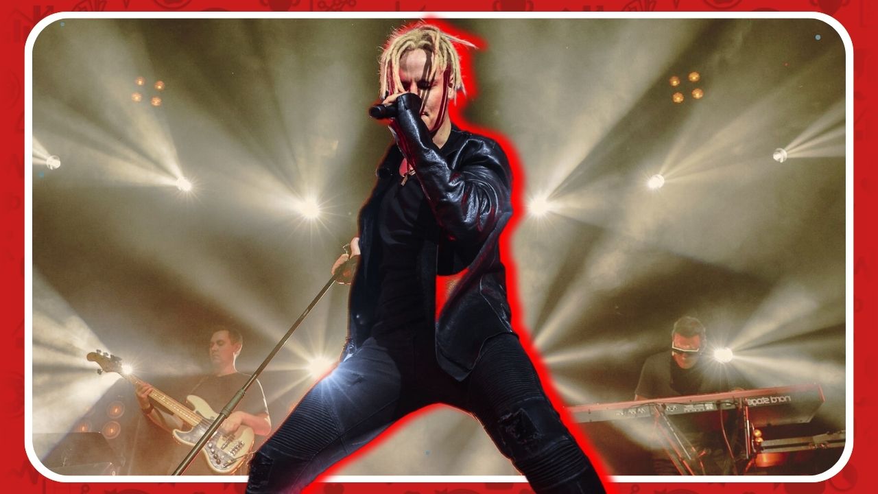 Выступил в Хабаровске и на Сахалине Певец SHAMAN (Шаман Ярослав Дронов), подержал молодежь смотреть онлайн