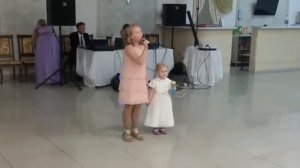 Бабушка рядышком с дедушкой??