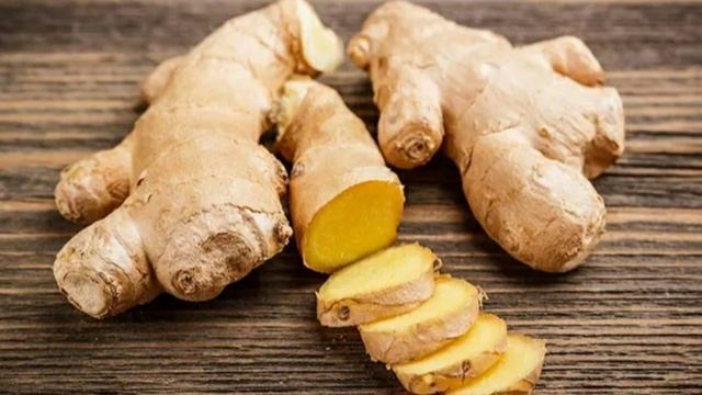 Как за пару минут ОТБЕЛИТЬ ЖЕЛТЫЕ ЗУБЫ ИМБИРЁМ смотреть онлайн