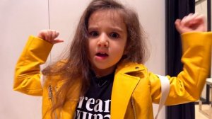 Аминка НЕ ЗНАЕТ что НАДЕТЬ! Камиль СПАСАЕТ сестру! для детей kids children