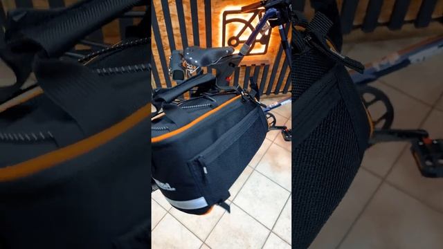 Фирменная водонепроницаемая сумка на багажник STRIDA с ремнем для переноски смотреть онлайн