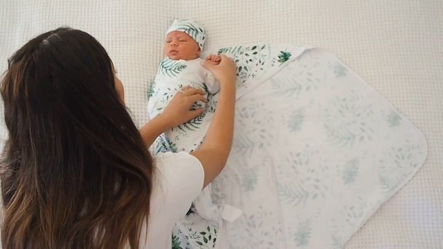 How to Swaddle Baby with a Wrap | Newborn Swaddling смотреть онлайн