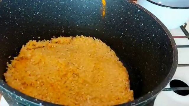 Рассыпчитый рис. Күрішті дұрыс дайындау құпиясы. Гарнир.Гарнир рис. Сары түсті күріш гарнирі. смотреть онлайн