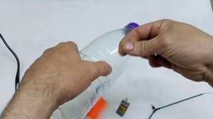 Жерлица из бутылки с флажком.  На течение. Компактно,бюджетно и просто.