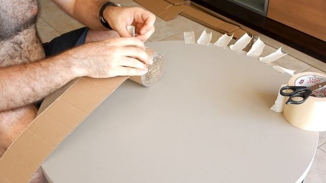 Cat Scratching Post from old boxes / Когтеточка из гофрокартона смотреть онлайн