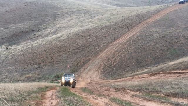 76 Series LandCruiser - V8 Roar смотреть онлайн
