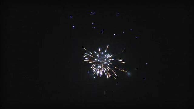 НОВОГОДНИЙ САЛЮТ С043 смотреть онлайн