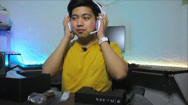 Logitech G733 Wireless Headset Review and Unboxing смотреть онлайн